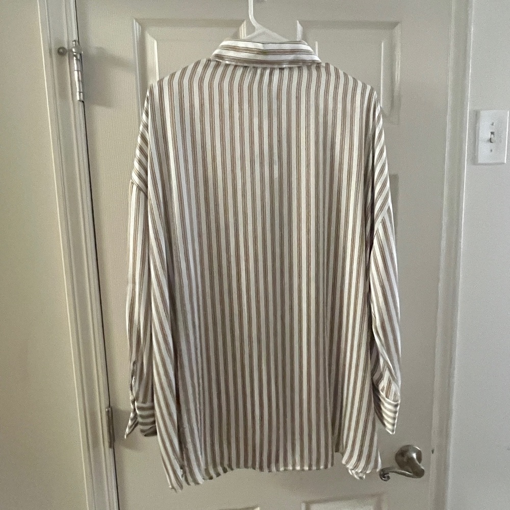 Zara BRAND NEW silky oversized button down blouse